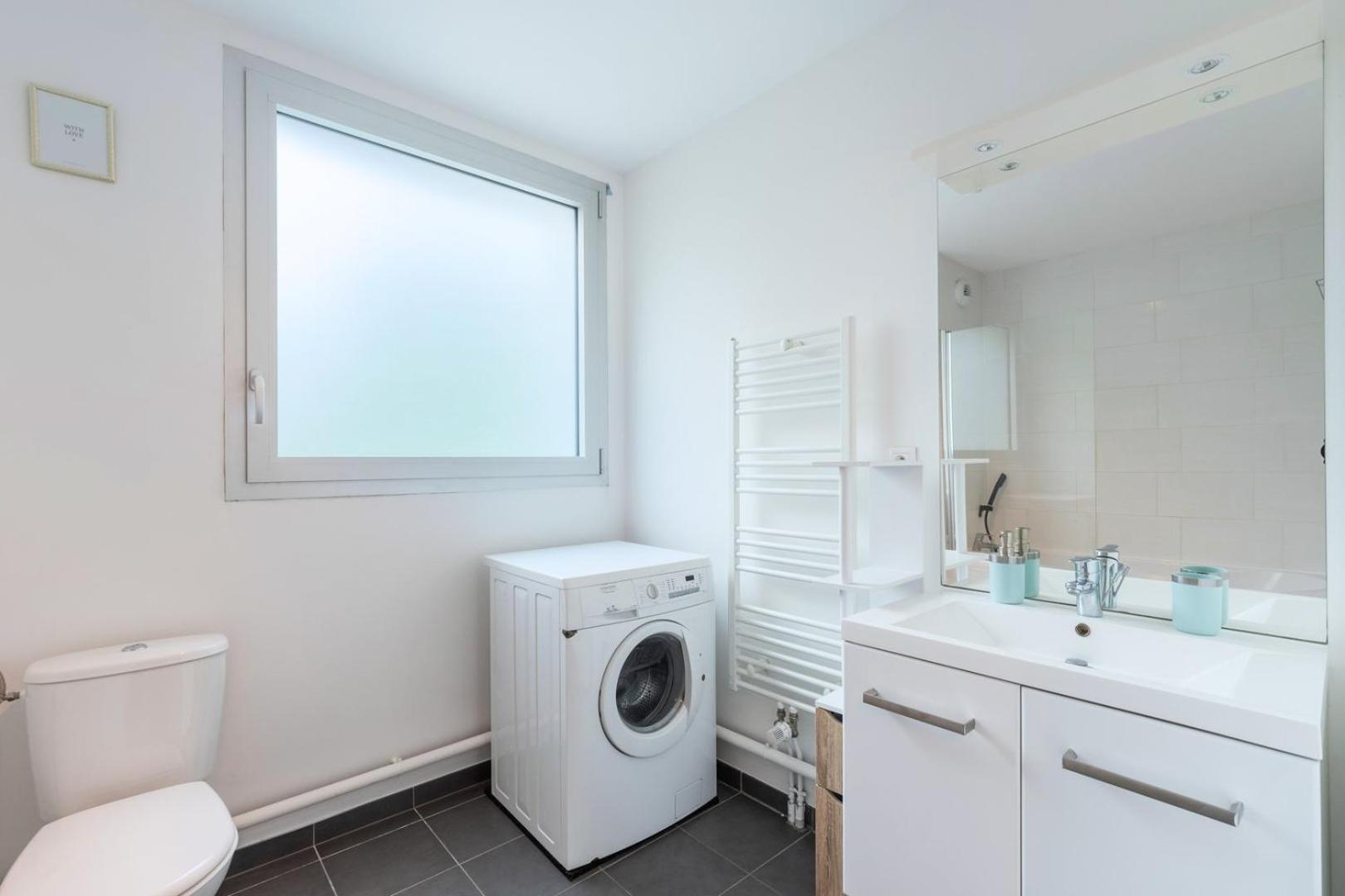 ליל Apartment Near Metro With Parking & Balconies מראה חיצוני תמונה