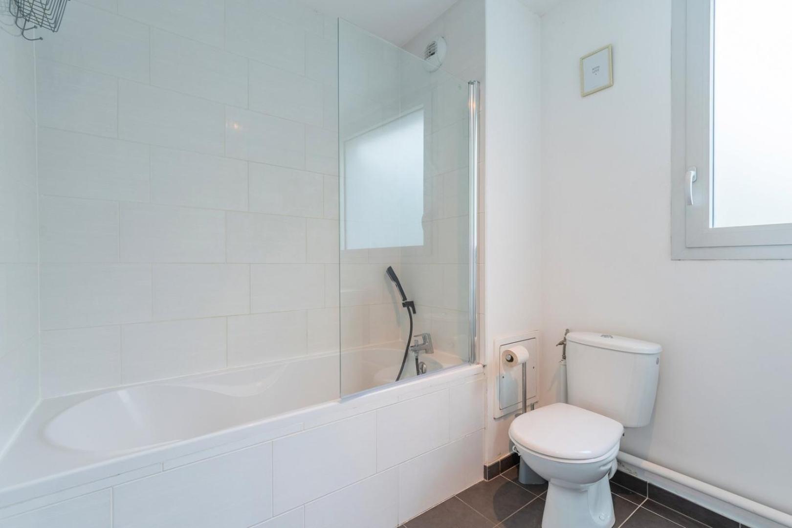 ליל Apartment Near Metro With Parking & Balconies מראה חיצוני תמונה