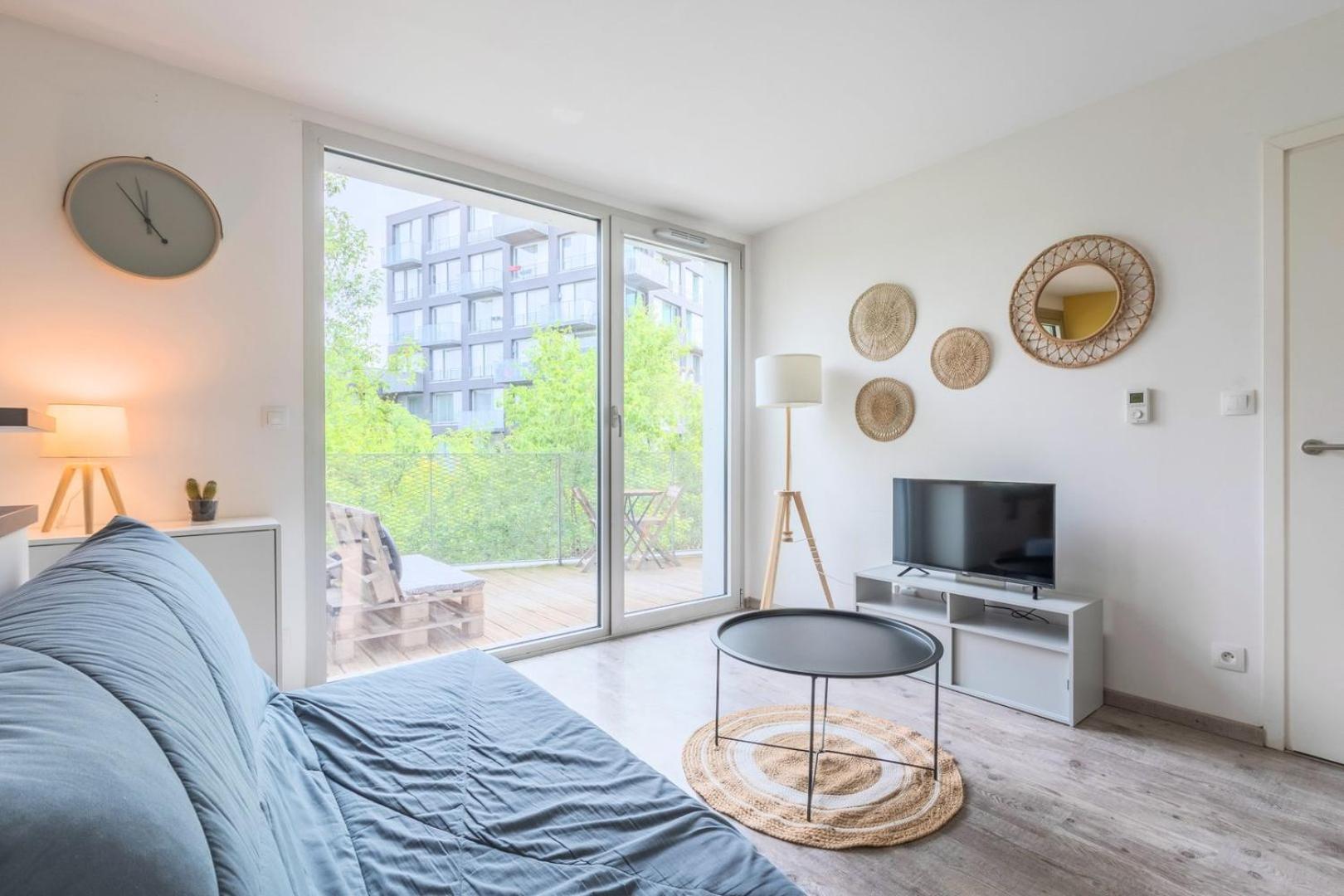 ליל Apartment Near Metro With Parking & Balconies מראה חיצוני תמונה