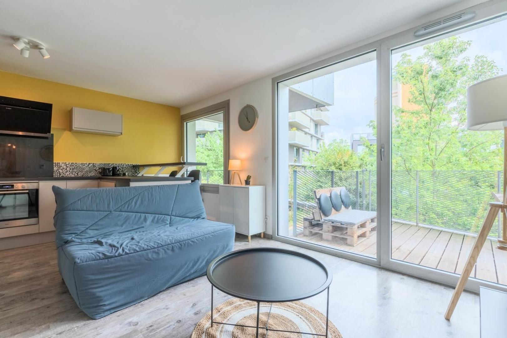 ליל Apartment Near Metro With Parking & Balconies מראה חיצוני תמונה